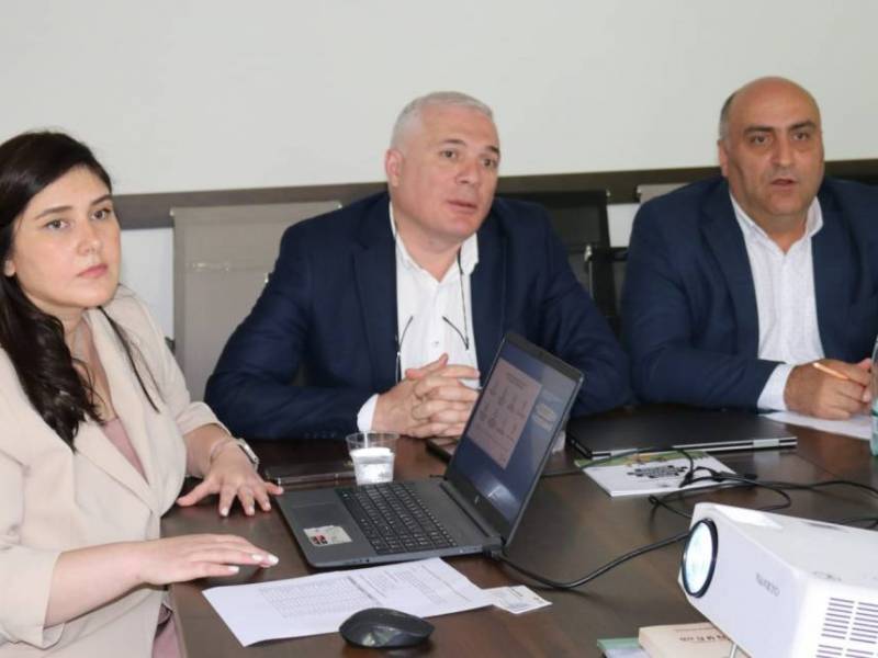 საჯარო რეესტრის ეროვნულმა სააგენტომ ცაგერის მუნიციპალიტეტში საინფორმაციო შეხვედრა...